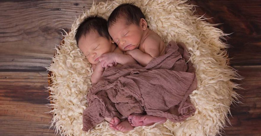 5 mzths about breastfeeding twins boober blog featured image